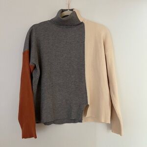Colorblock Turtleneck Sweater in Gray, Cream & Rust size small